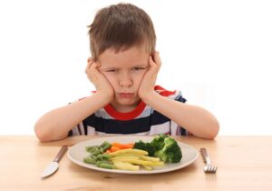 La selettività alimentare nell'autismo, un bambino su due ha questo problema